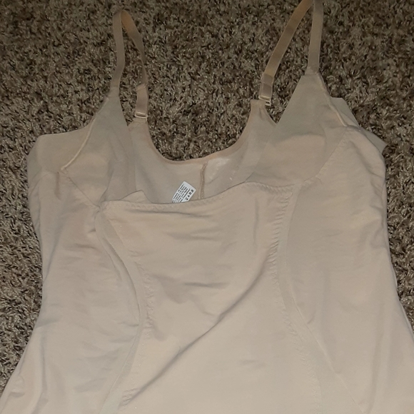 Lingerie - Picture 4 of 5